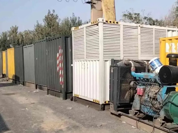 淇县200KW柴油发电机机组每小时油耗是多少？